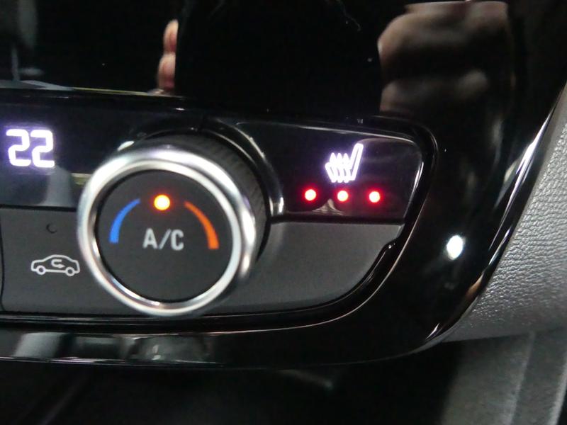 Vauxhall Mokka Electric Photo dfe8b653-92b8-4349-879f-9b9463afd841.jpg