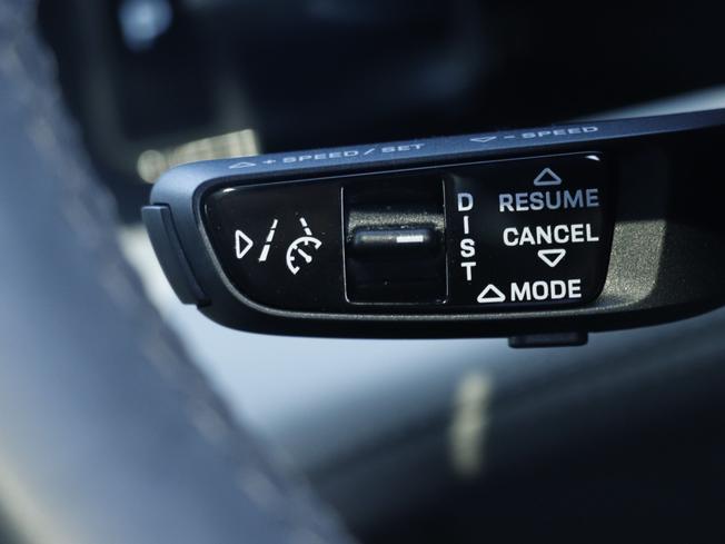 PORSCHE Taycan Photo 46