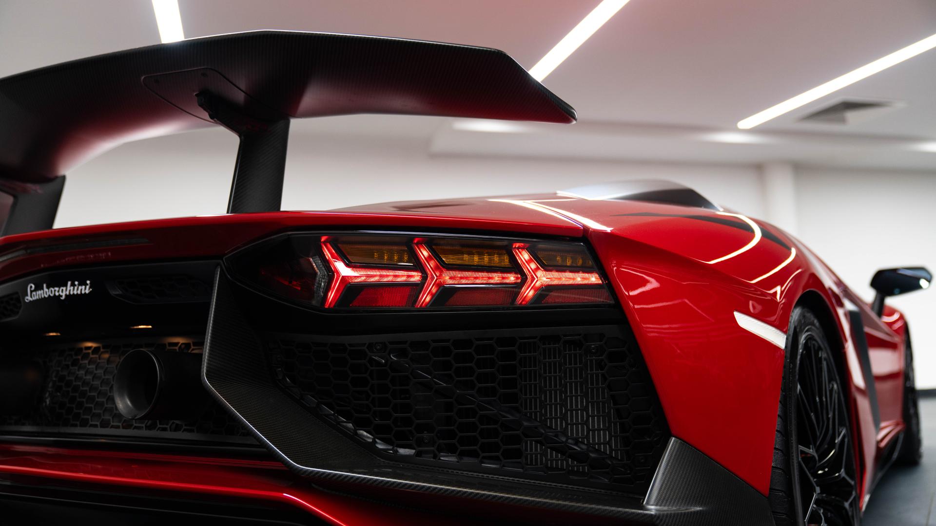 LAMBORGHINI Aventador Photo e00c59aa-a891-4d76-9963-1e371ab63f00.jpg