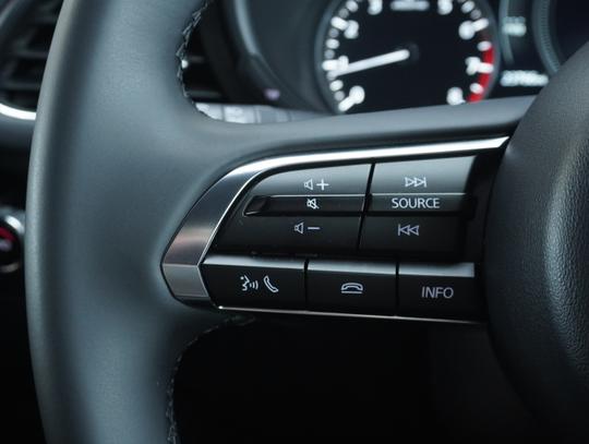 Mazda 3 Photo e01d3fa2-d7d2-49ad-82d8-117edc3ebd77.jpg