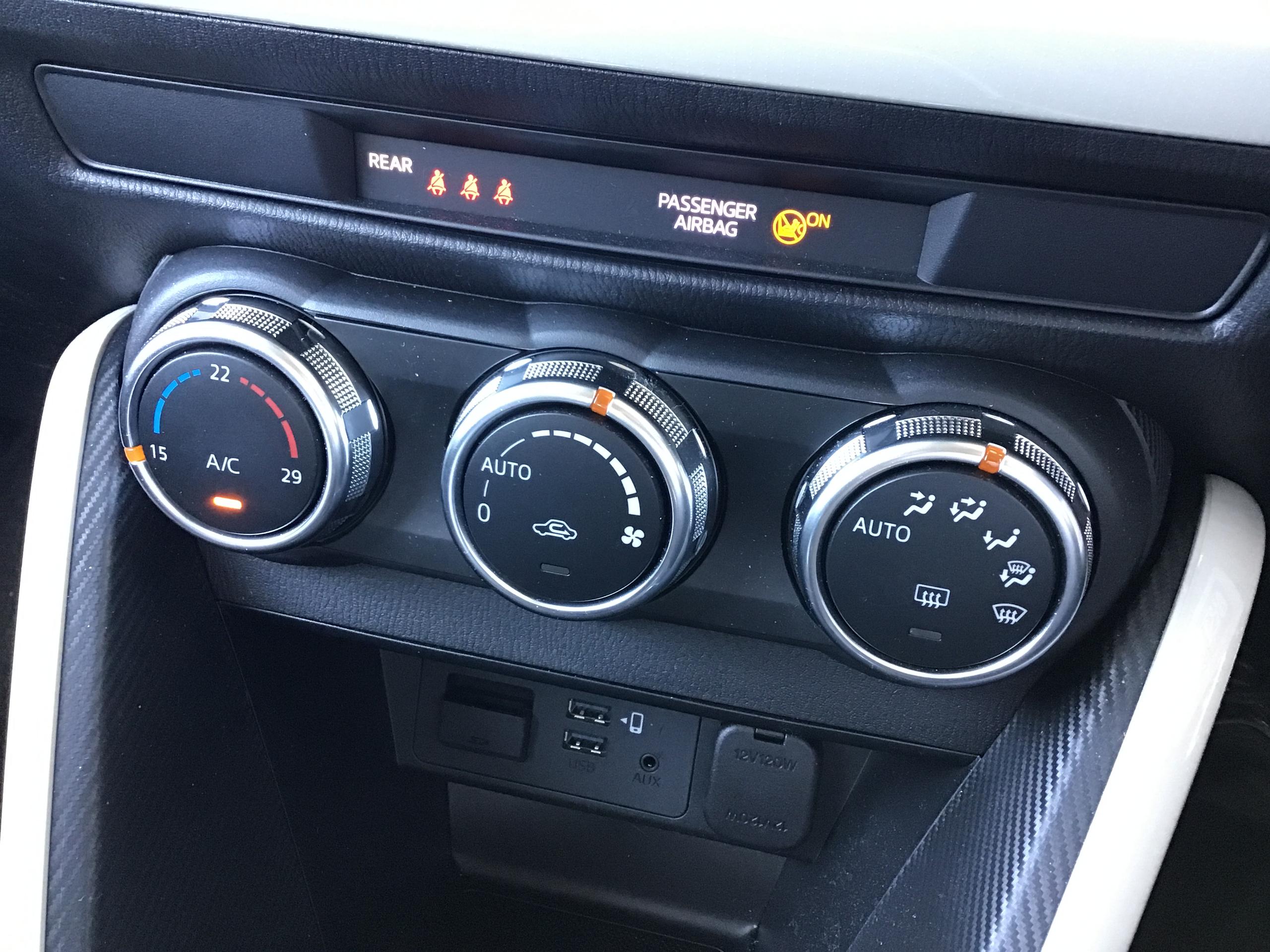 Mazda Mazda2 Photo 15
