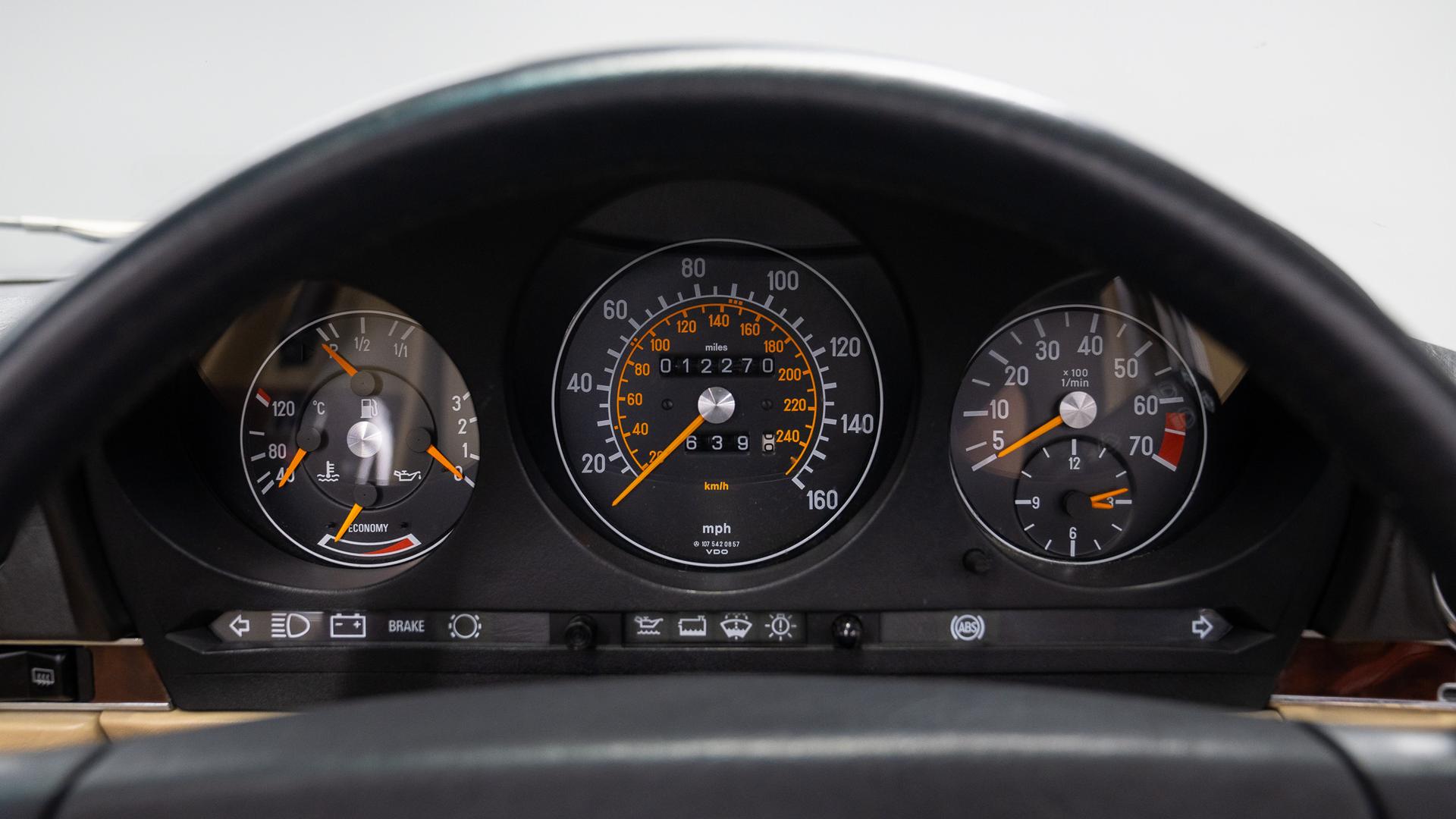 Mercedes-Benz 300 SL Photo e0526136-0611-4bb3-89b0-6cc077b8bddf.jpg