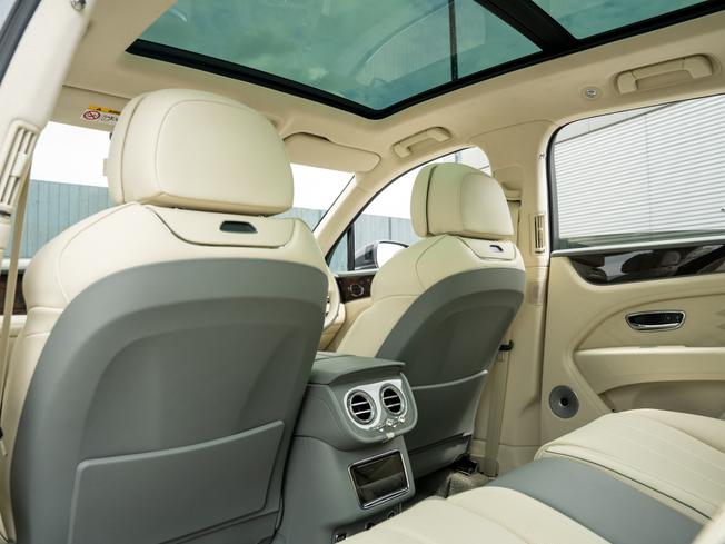 BENTLEY Bentayga Photo 22
