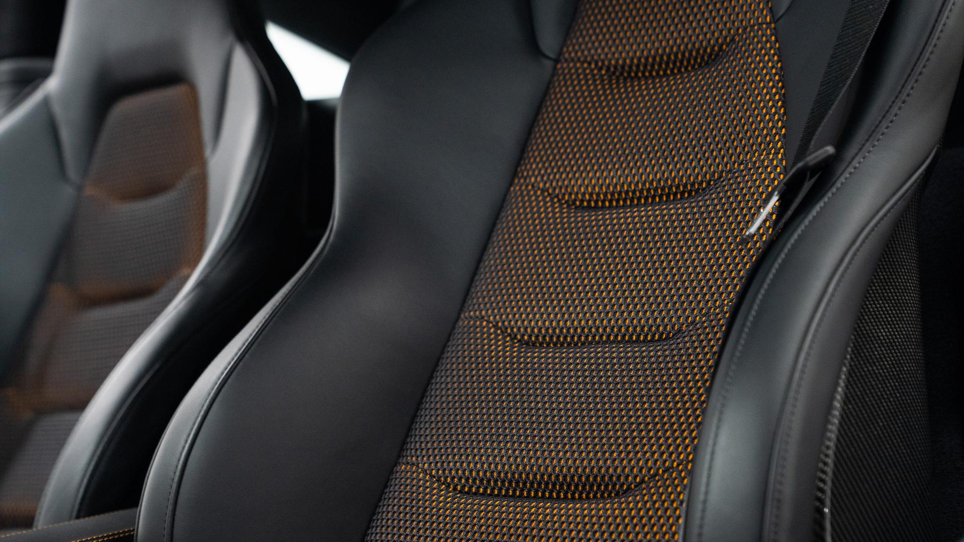 McLaren MP4-12C Photo e0538403-8229-406a-b91c-d2db44542dc0.jpg
