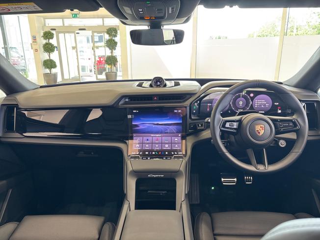 Porsche Cayenne Electric Photo 26