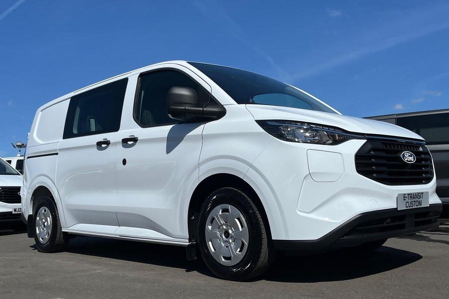 Ford TRANSIT CUSTOM Photo e05cac7e-f0c6-492f-9bce-74d79bf3b3a1.jpg