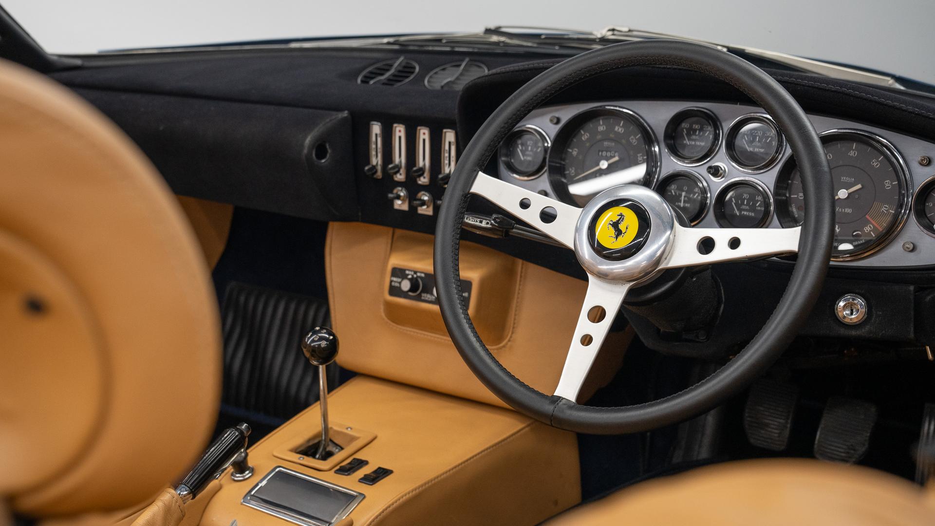 Ferrari 365 GTB/4 Daytona Photo e075523f-b878-4c3a-905a-46e7f97ab3b3.jpg