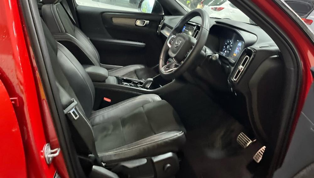 Used Volvo XC40 HN22CJV 16