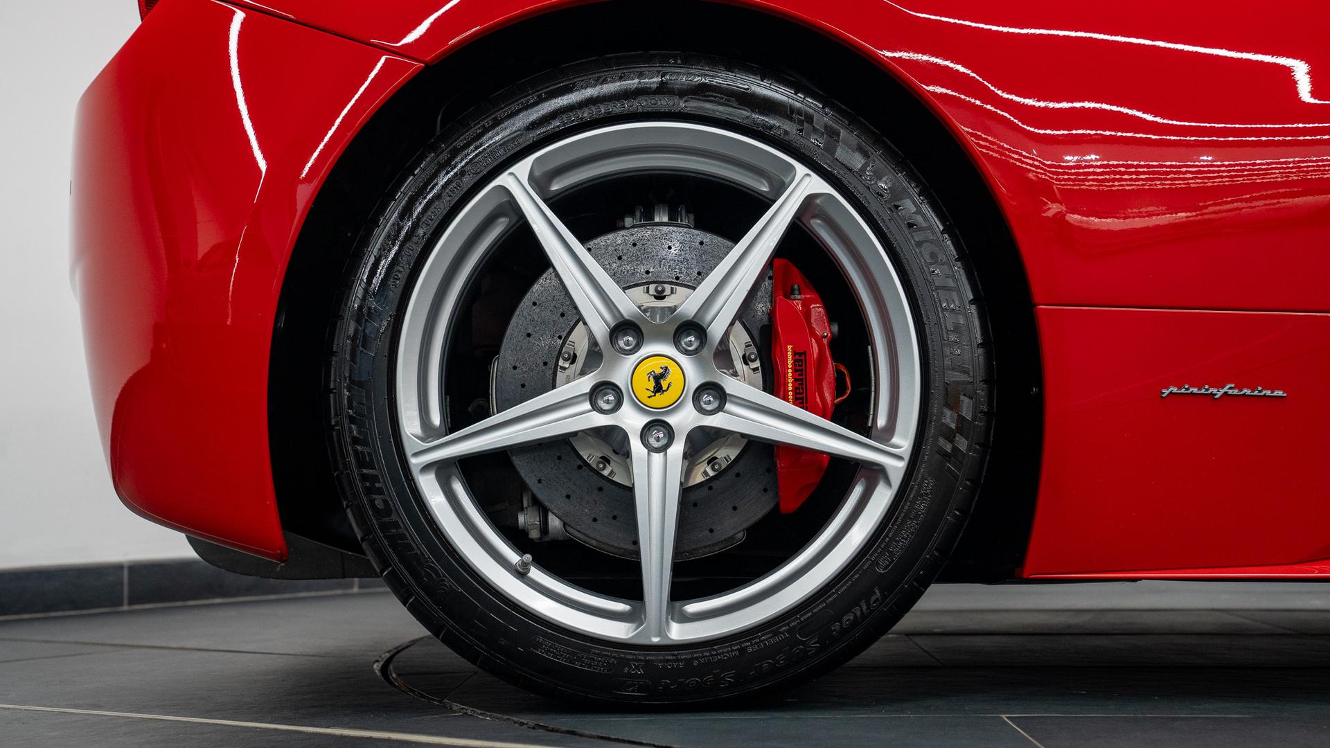 Ferrari 458 Photo e09763c6-1e06-4b10-9c98-3a7dc07a571b.jpg