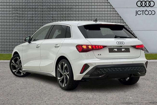 AUDI  A3 Photo 3
