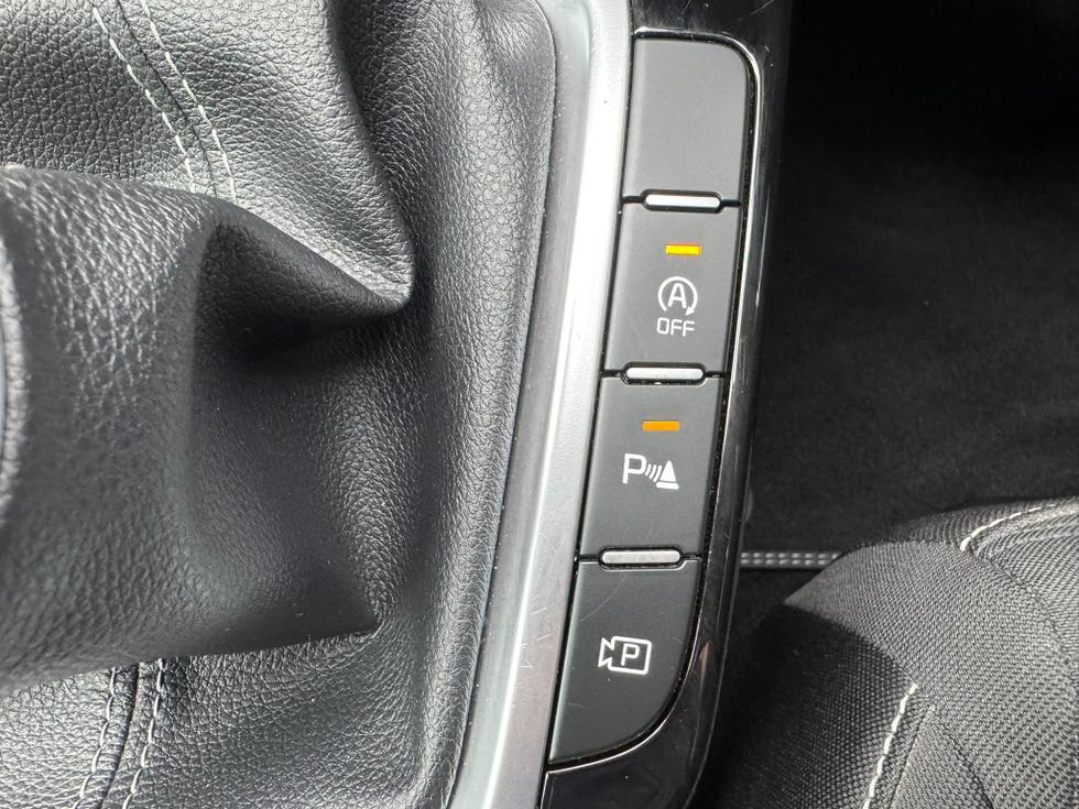 Kia Ceed Photo e0bf1705-662c-49c1-8e67-9ff5b95fb218.jpeg