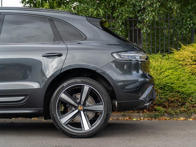 PORSCHE Macan Photo 46
