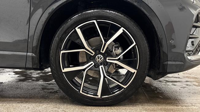 VOLKSWAGEN Tiguan Photo 5