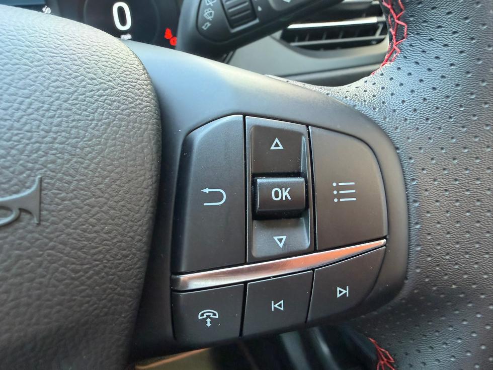 Ford Kuga Photo e0ec61bb-71d6-4315-86f5-c793ece1a117.JPEG