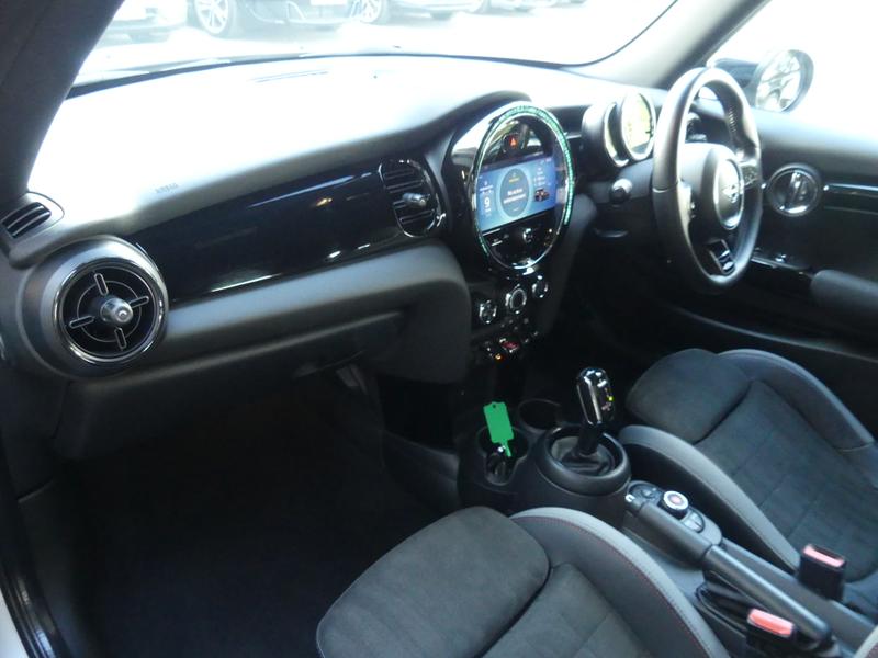 MINI Hatch Photo e0f0321f-8538-4f58-baea-d9d9616913c8.jpg
