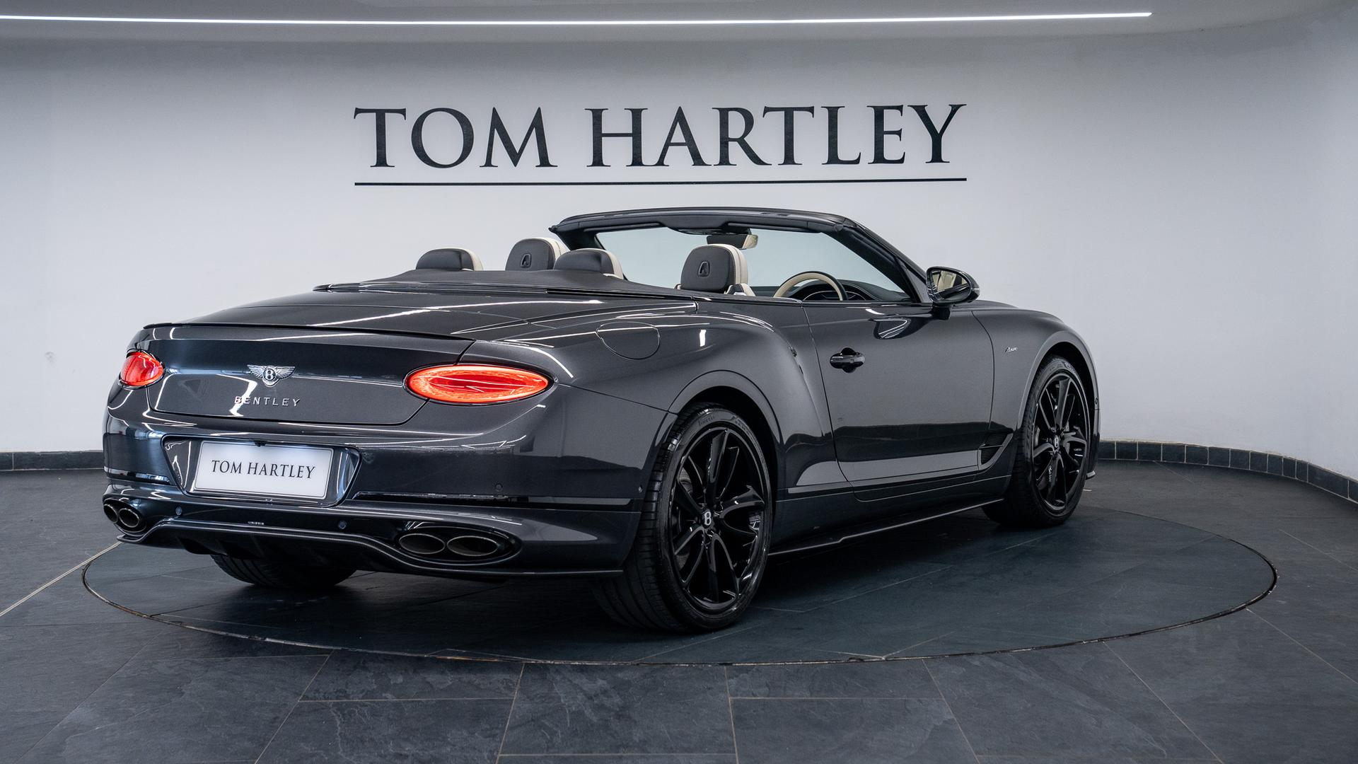 Bentley Continental Photo e0f4b64e-edf3-4a6e-ae56-cd1b7f3461db.jpg