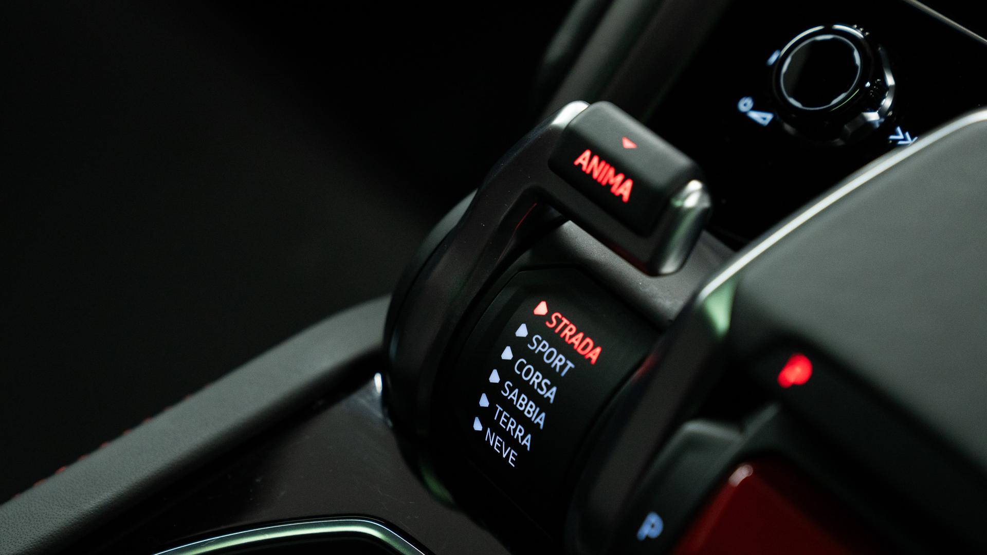 LAMBORGHINI Urus Photo e0fce1b7-a410-4757-9050-1546c0fda904.jpg