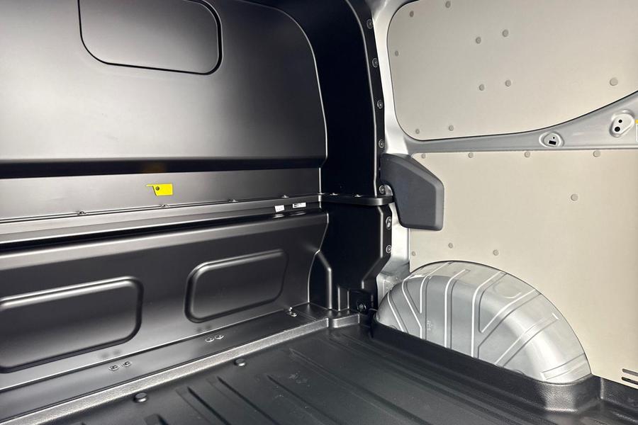 Ford TRANSIT CUSTOM Photo e1108f2e-a20a-432e-991d-81eb09b21b45.jpg