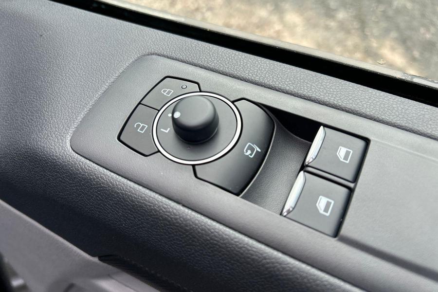Ford TRANSIT CUSTOM Photo e1265ba4-d359-4b7f-bf4d-51fc89cf1384.jpg