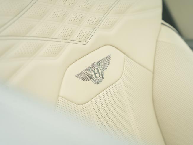 BENTLEY Bentayga Photo 28