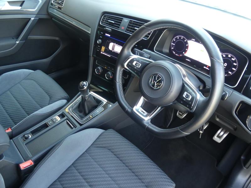 Volkswagen Golf Photo e174be0c-b372-4cbd-aec6-bb53d92ec06b.jpg