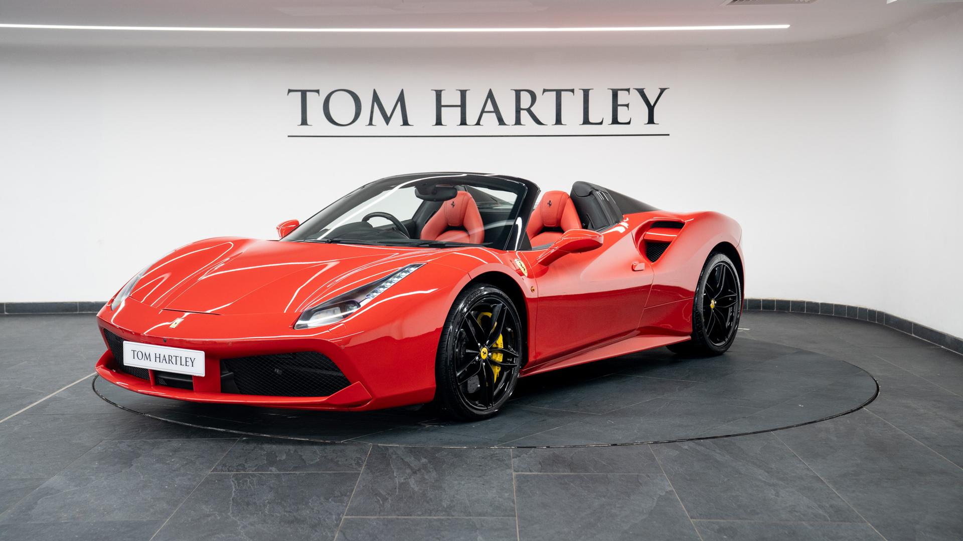 Ferrari 488 Photo e188b3c2-6d6b-4fcc-990a-68d9a0e9e080.jpg