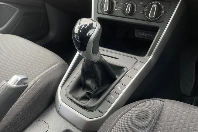VOLKSWAGEN Taigo Photo 23