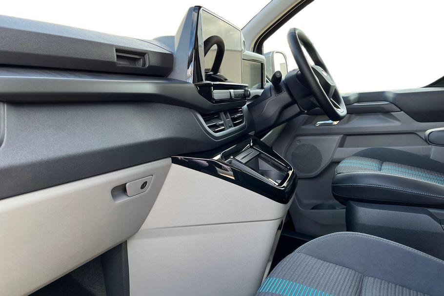 Used Ford TRANSIT CUSTOM L1DCIVPHEV08 4