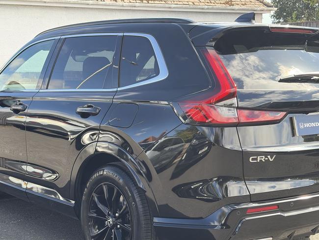 Honda CR-V Photo e1c988a5-5c20-48e1-ab77-12e57f000d90.jpg