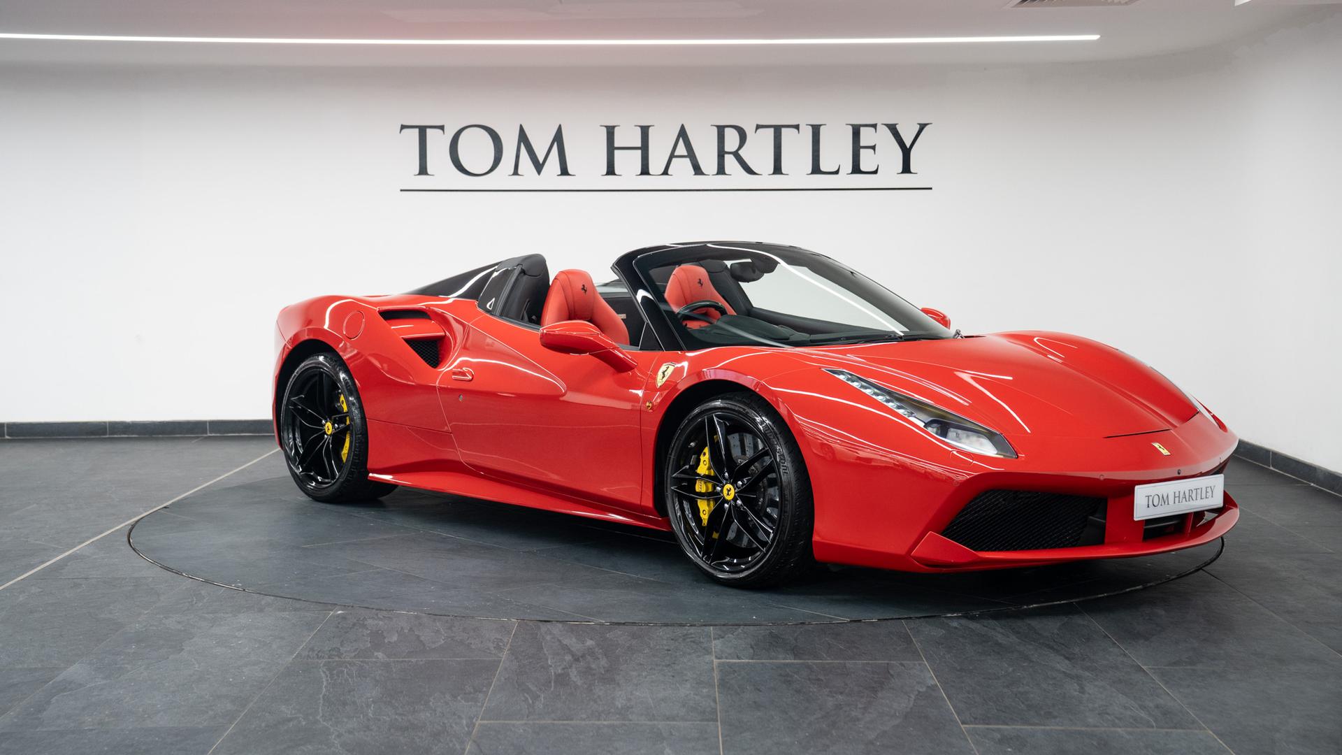 Ferrari 488 Photo e1caa599-67c9-4b11-bf3c-11b4e63a01b7.jpg