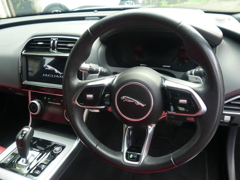 Jaguar XE Photo e1d8c11b-b7bd-42d4-ad40-bb1c8edaf399.jpg