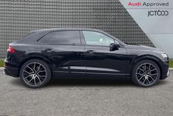 Audi SQ8 Photo 2