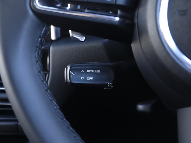 PORSCHE Macan Photo 26