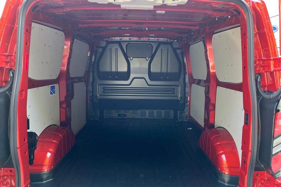 Ford TRANSIT CUSTOM Photo e1f61132-64b6-45ae-9d96-ca0493d9f46d.jpg