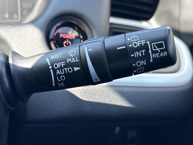 Honda Jazz Photo e201976c-761e-415f-9071-13e1b8bff1cd.jpg