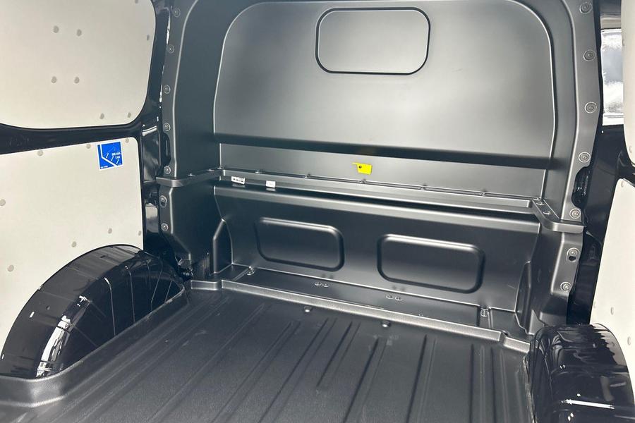 Ford TRANSIT CUSTOM Photo e205781c-cfe2-4b13-82c4-3aba51af993e.jpg