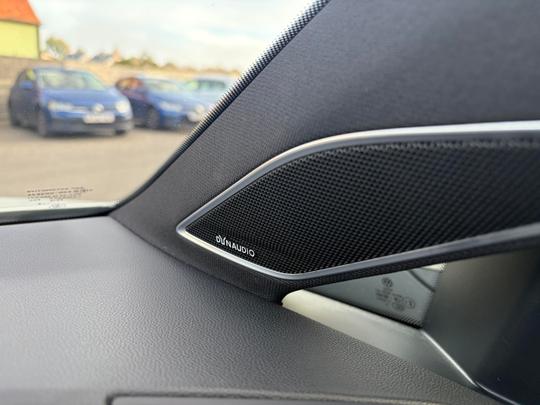 Volkswagen Golf Photo e2124365-ed50-4721-b857-000657ba182b.jpeg