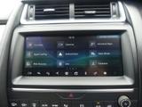Jaguar E-PACE Photo 37