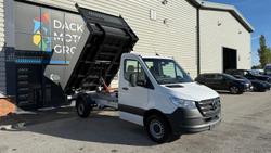 Mercedes-Benz Sprinter Photo 2
