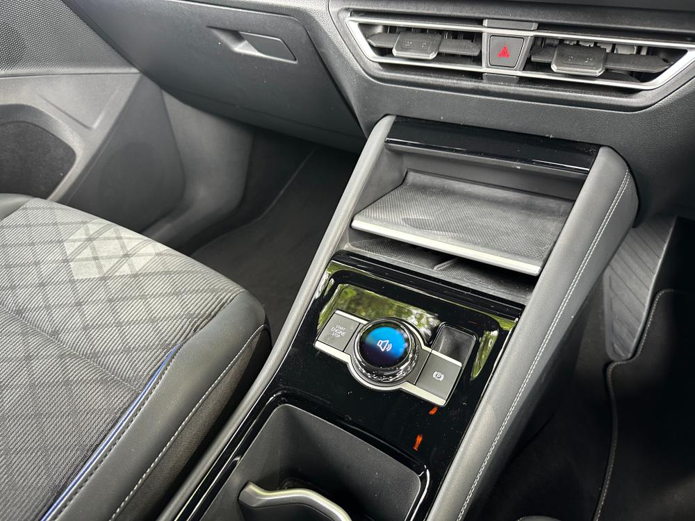 Used Volkswagen Tiguan D7CEB 30