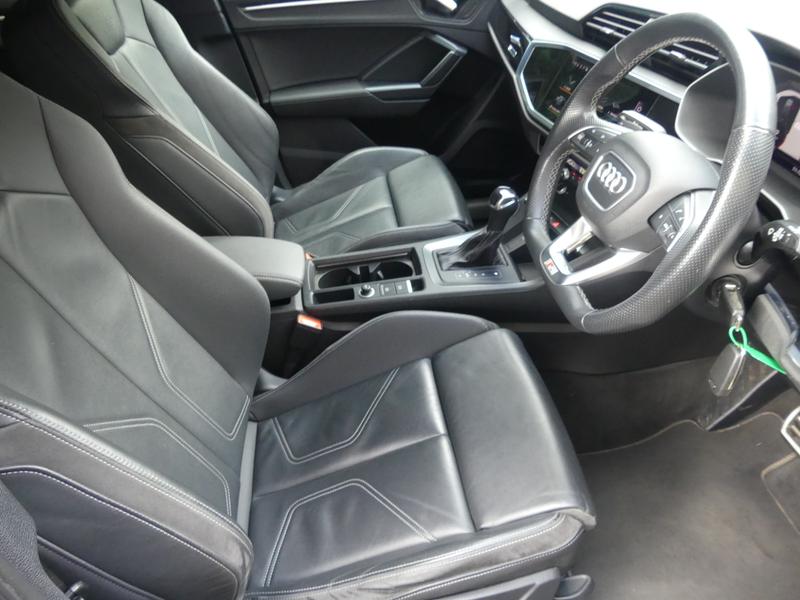 Audi Q3 Photo e231f434-040e-4ee9-90af-51df8410d5a7.jpg