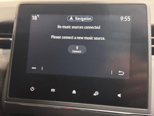 Renault CLIO Photo e246cb7c-5527-4e33-960b-34d243f84f15.jpeg