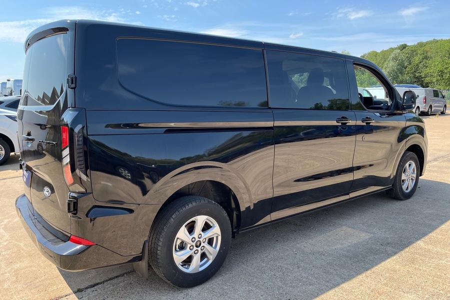 Ford Transit Custom Photo e248beec-87af-4f87-8ca6-7fb58a34b80a.jpg