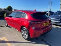 Ford Focus Photo 3