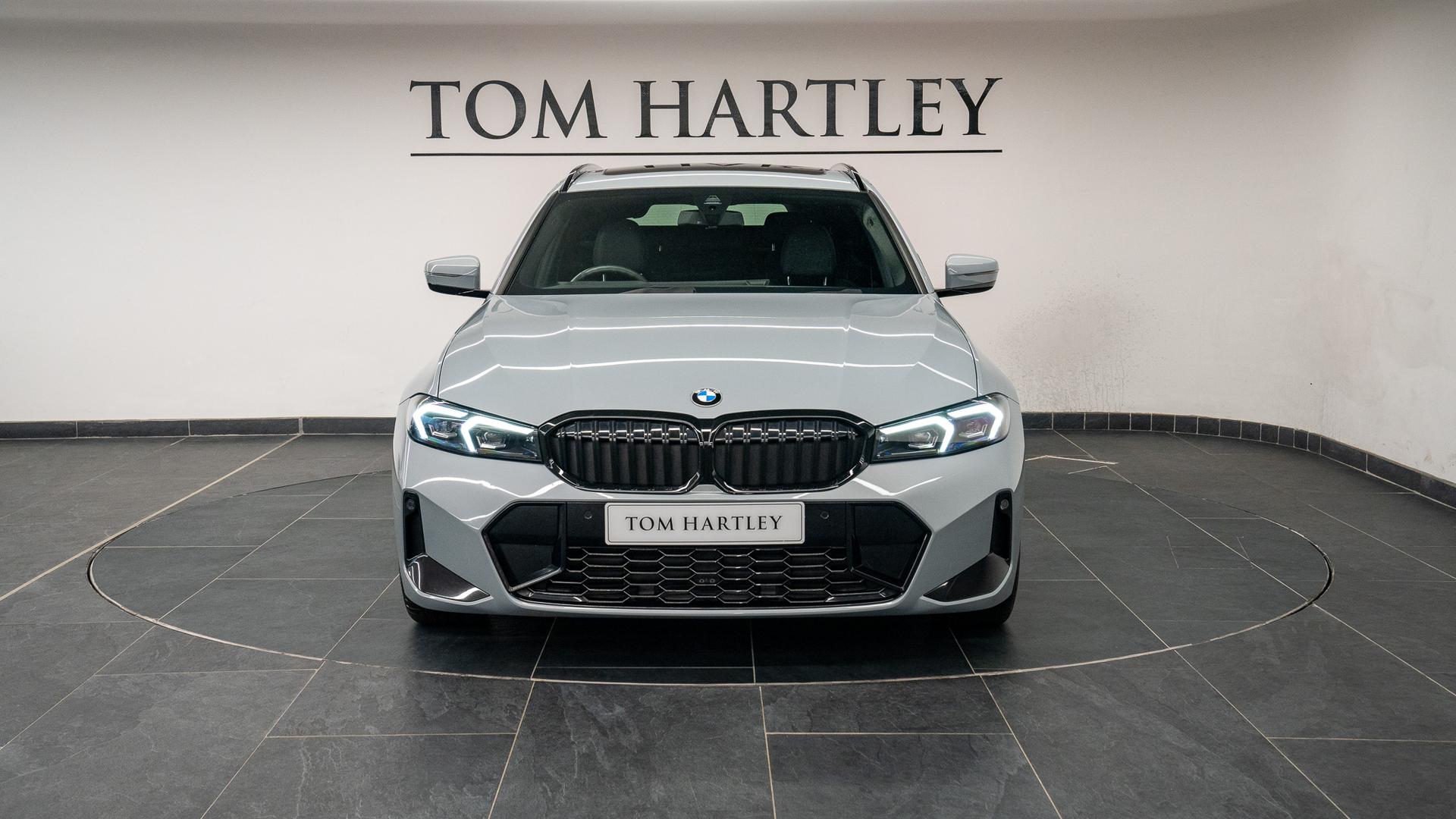 BMW 330i Touring Photo e2624977-5b3c-4c17-872f-98b4a9d1748d.jpg