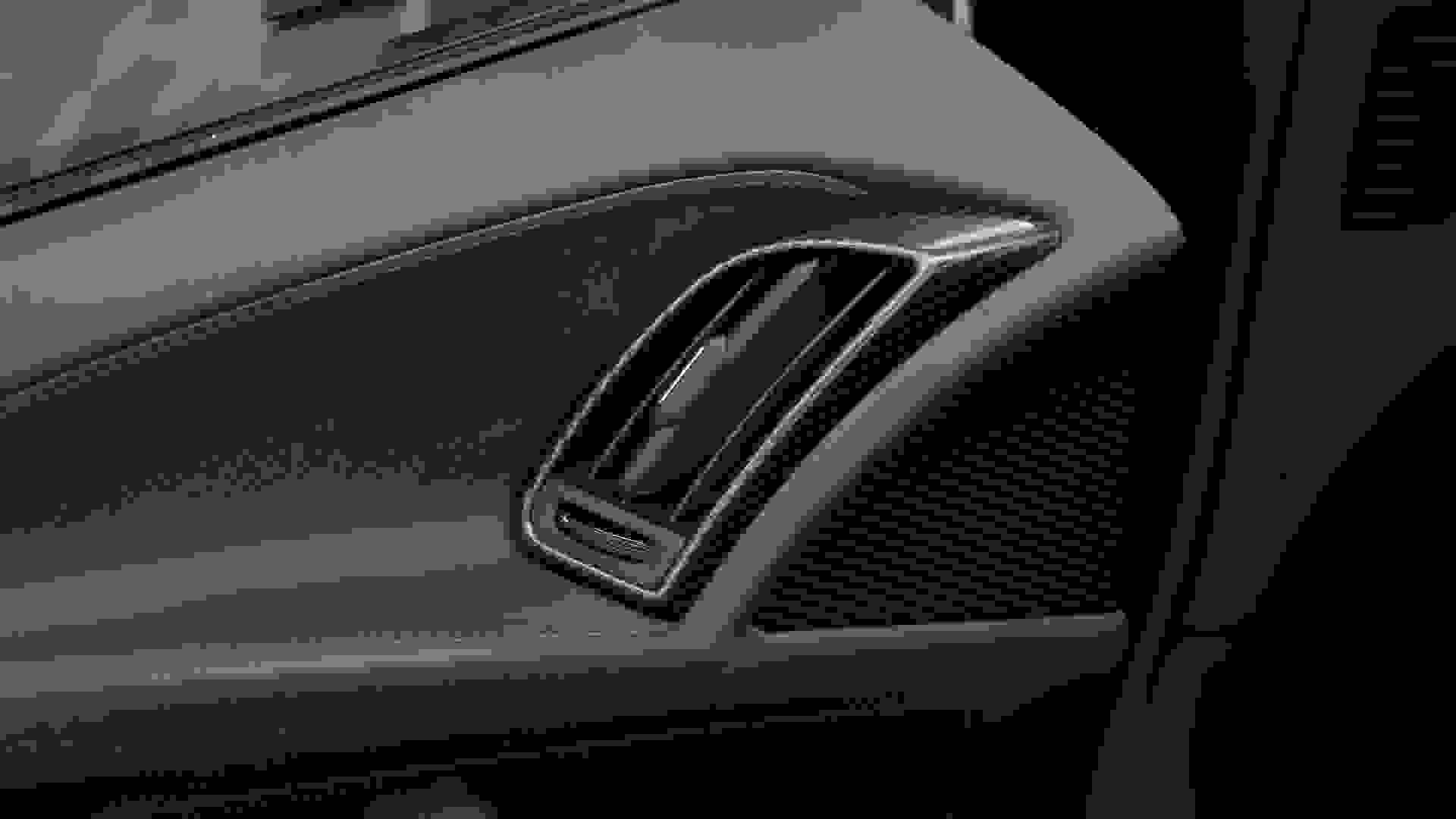 Audi R8 Photo e2652b3f-595f-4ec2-aeb4-d10638282929.jpg