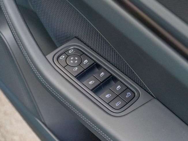 PORSCHE Macan Photo 30