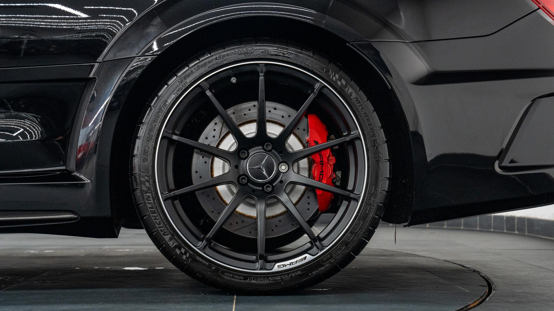 Mercedes-Benz C63 AMG Photo e276d230-7a19-4058-89e7-675a5b260785.jpg
