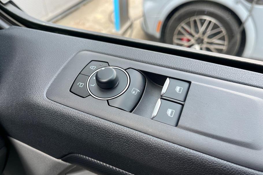 Used Ford CUSTOM CUSTOMPHEV18 19