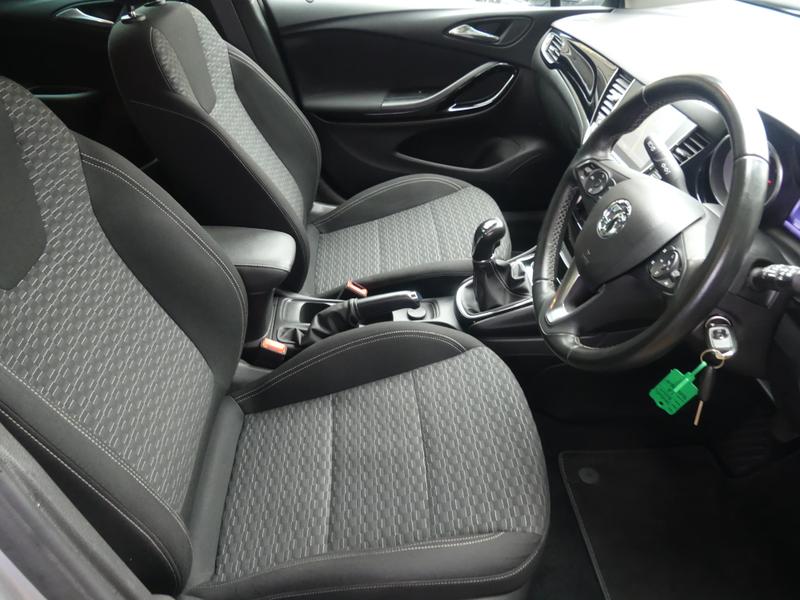 Vauxhall Astra Photo e280e233-d592-4022-bc8d-ce2a0dd45493.jpg